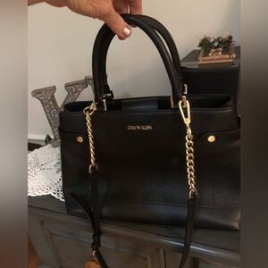 NWOT Large Solid Leather Shoulder Bag By Calvin Klein